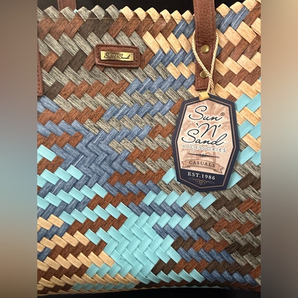 NWT! Poly Straw Tote, BLUE MULTI - Picture 3 of 5